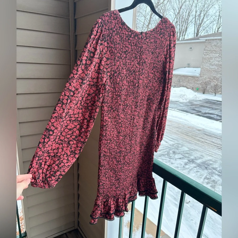 🆕🌹Lost+Wander Black Mauve Floral Smocked Mini Dress Long Sleeve Ruffle Hem SizeM - Picture 6 of 16